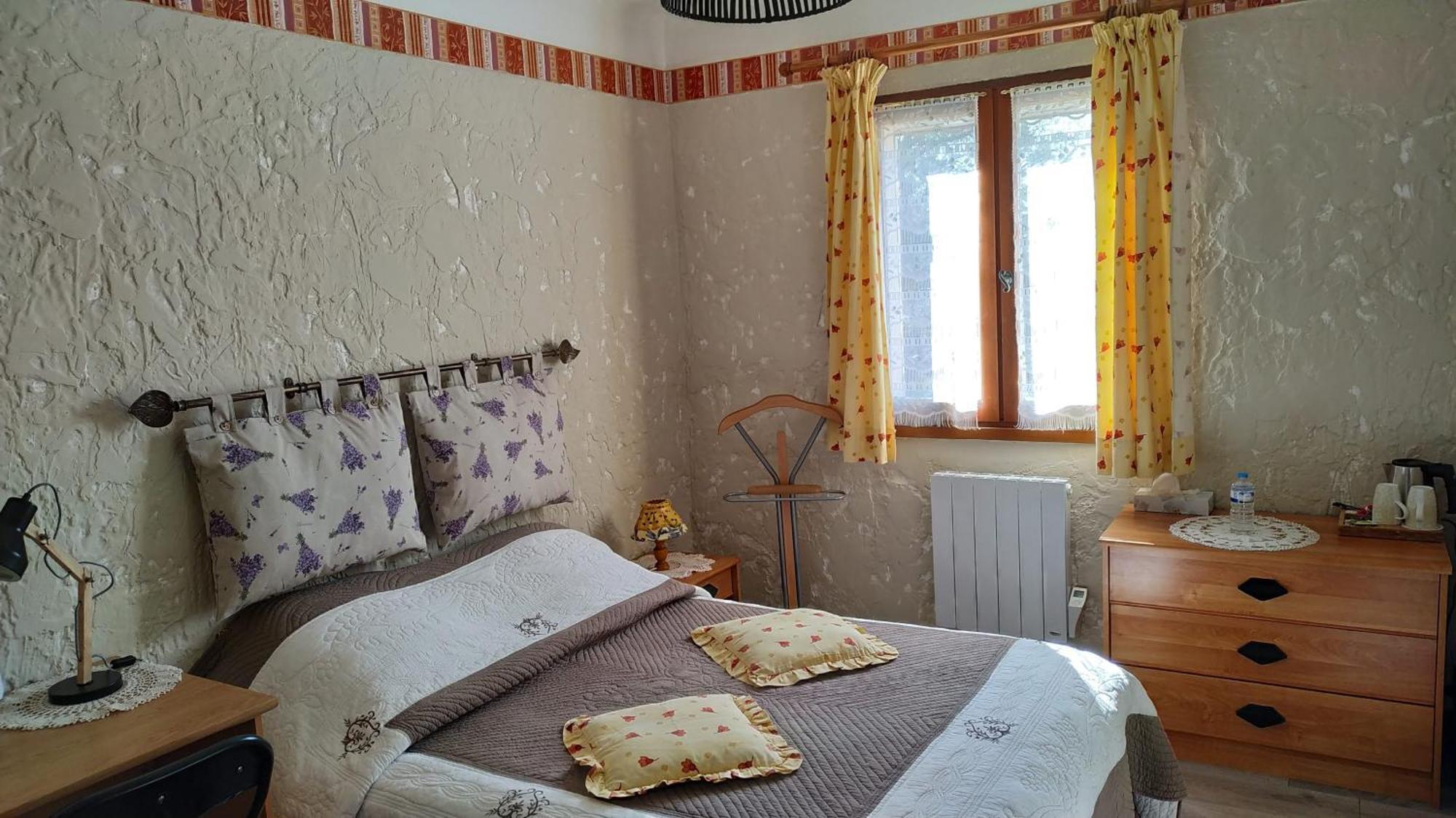 La Pinede De Manon Bed and Breakfast Barjols Buitenkant foto